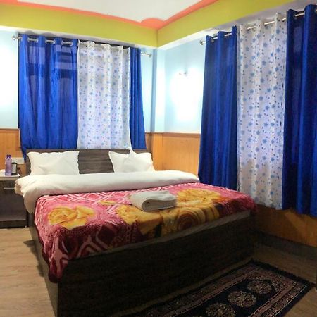 Tseten'S Inn Лачунґ Екстер'єр фото